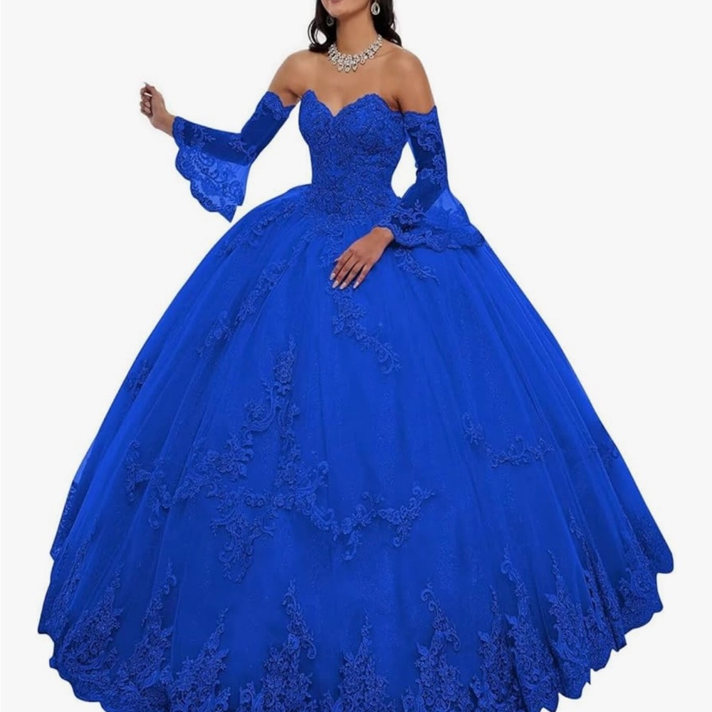 Elegant Strapless Blue Gown